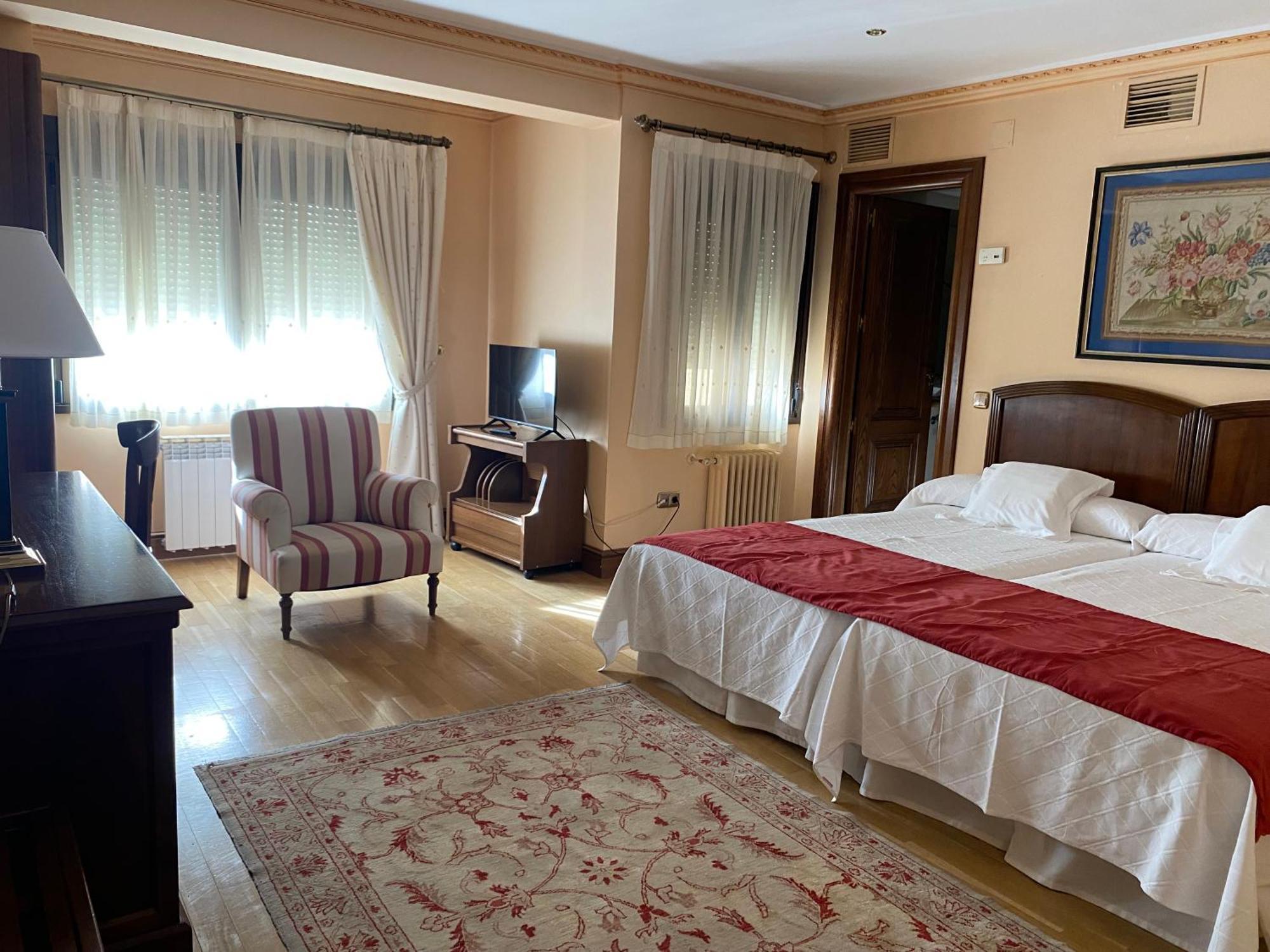 Hotel Aranda Aranda de Duero Luaran gambar